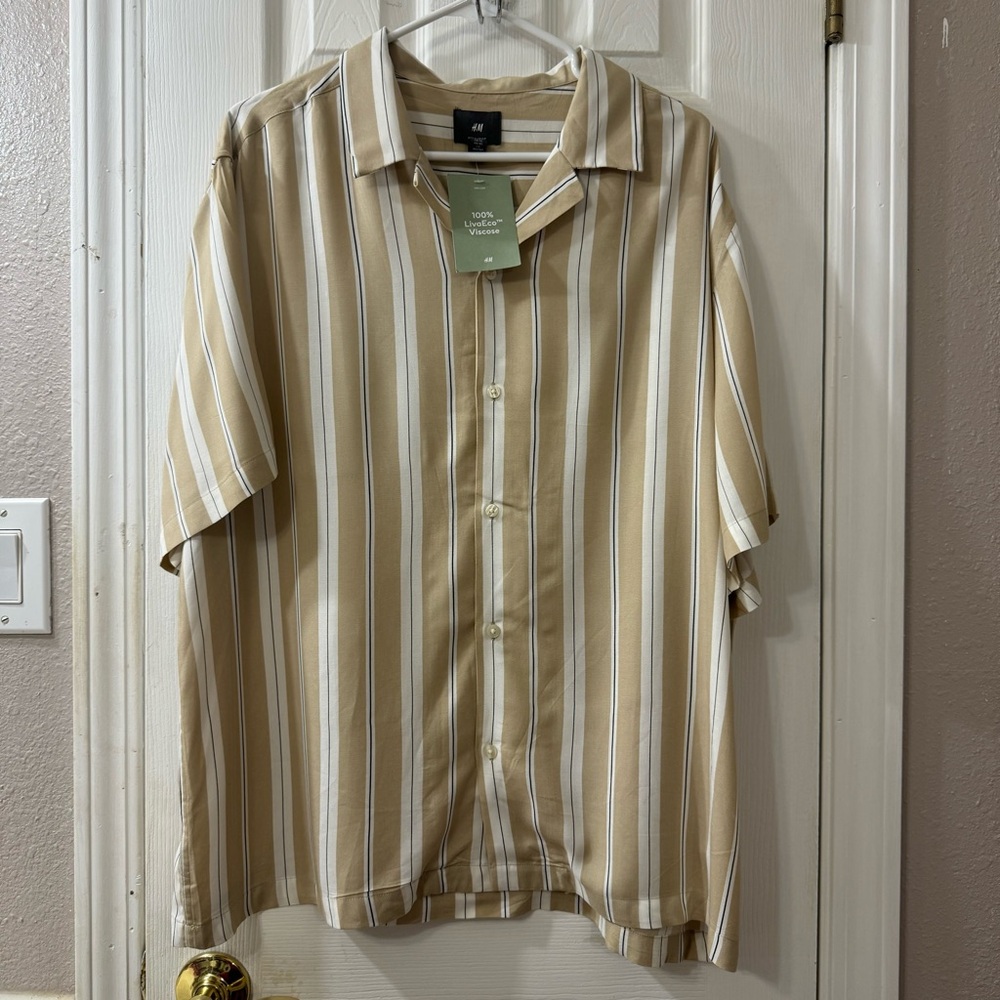 H & M button up dress short sleeves shirt, light brown/black, XL